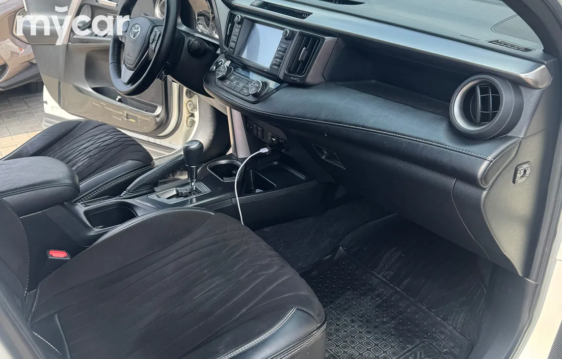 Toyota RAV4 2017