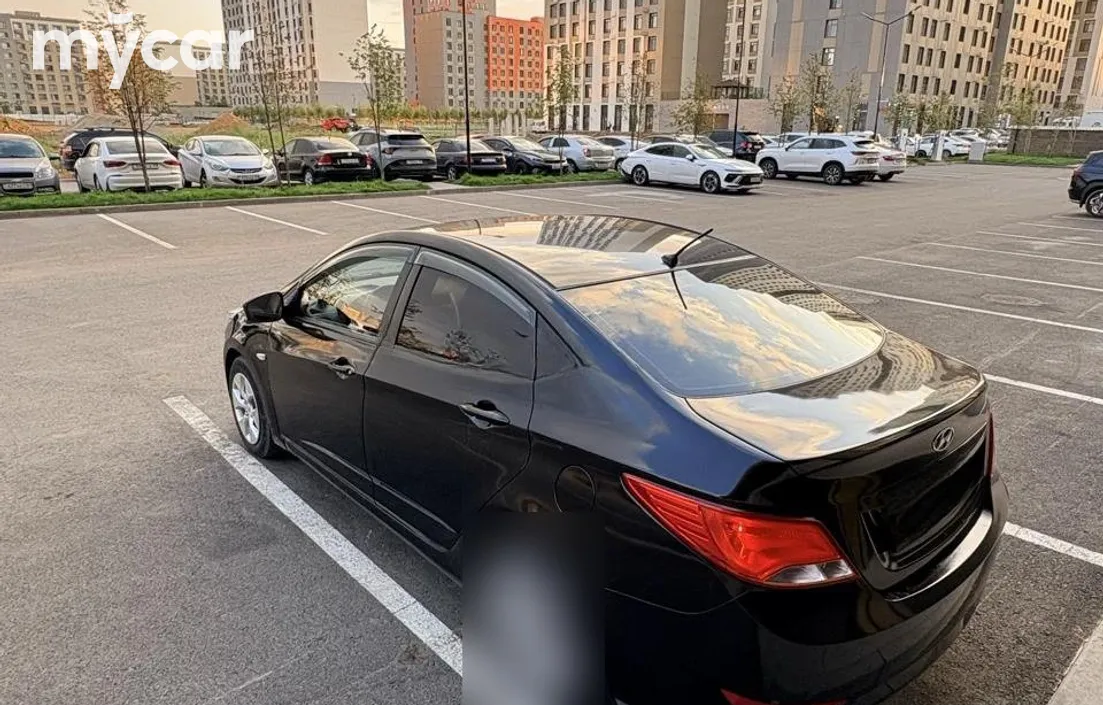 Hyundai Accent 2015