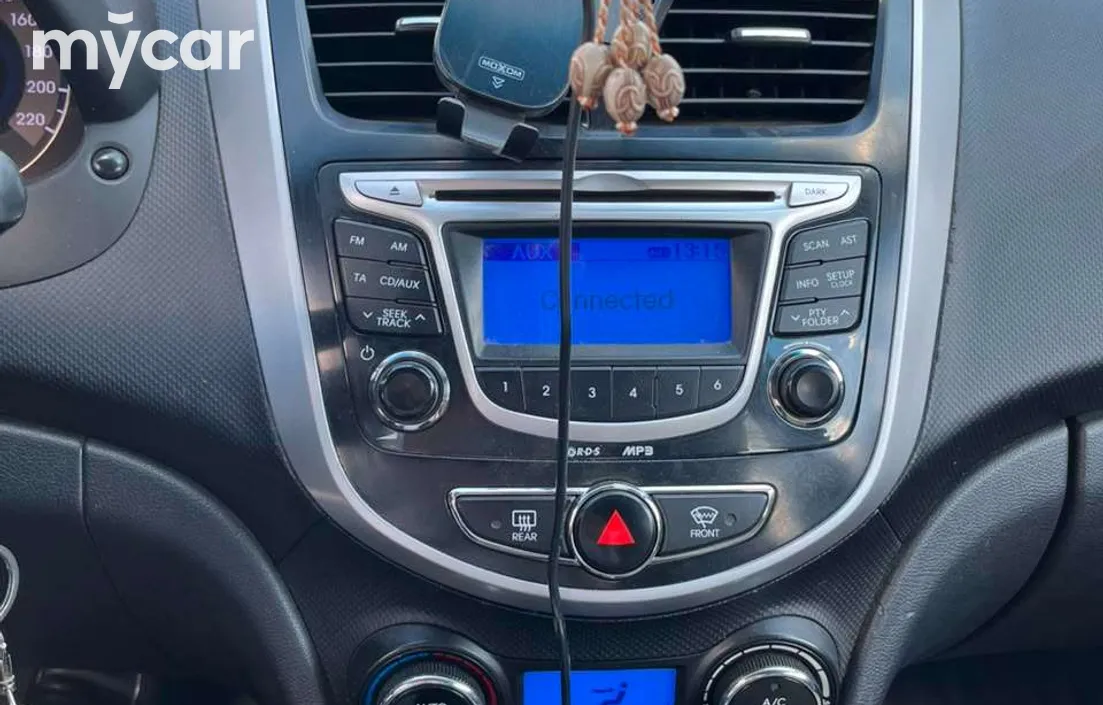 Hyundai Accent 2011