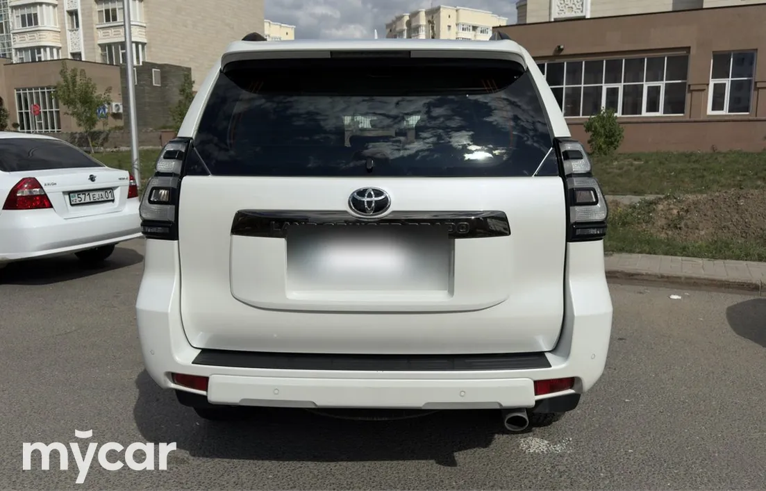 Toyota Land Cruiser Prado 2021