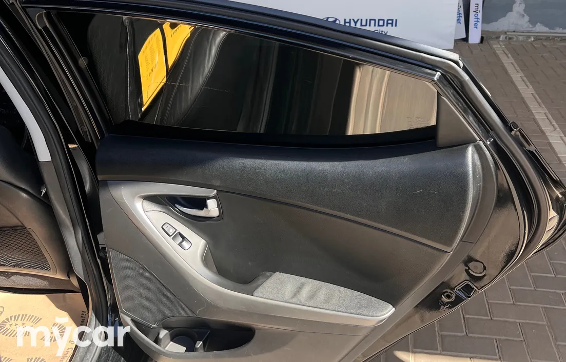 Hyundai Elantra 2015
