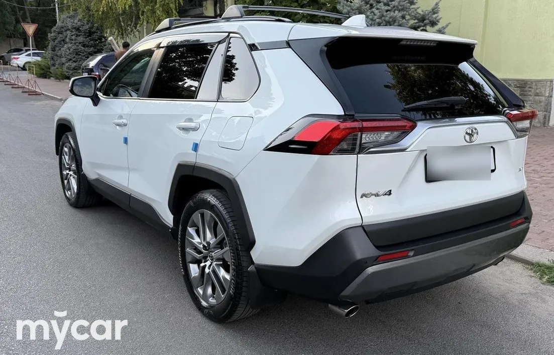 Toyota RAV4 2021