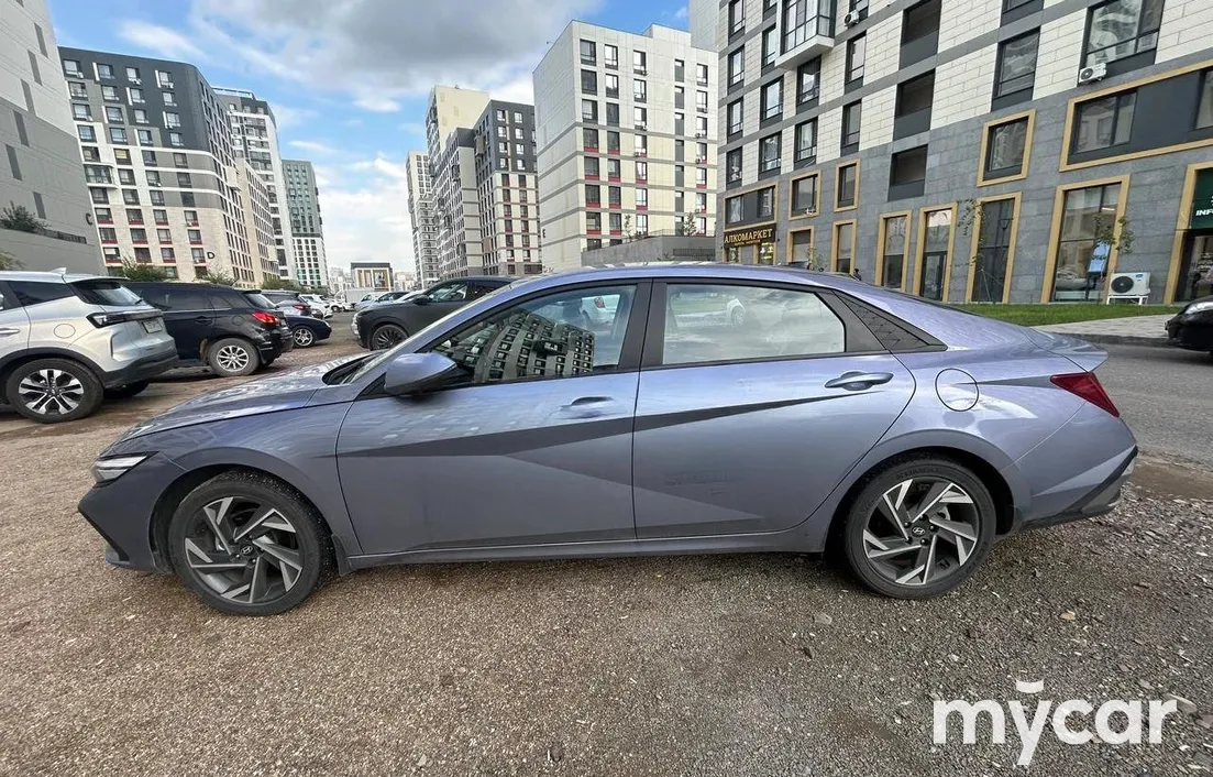 Hyundai Elantra 2023