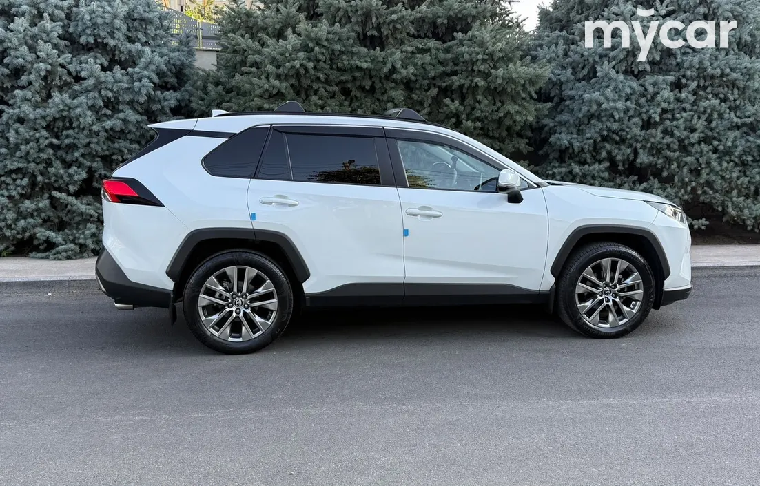 Toyota RAV4 2021