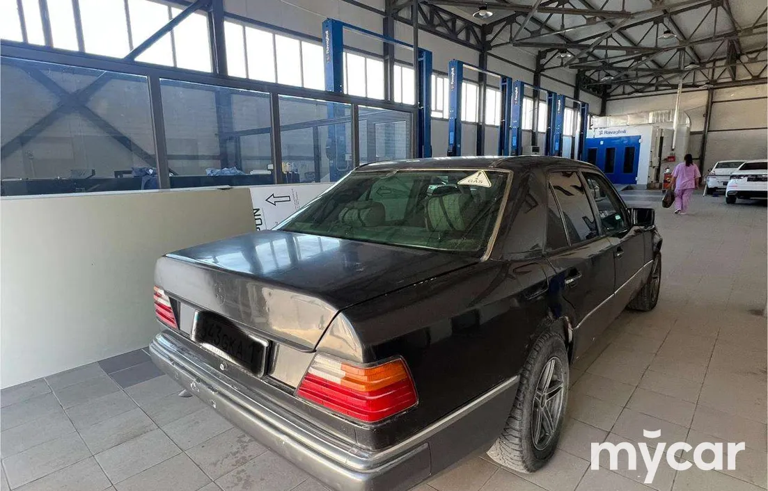 Mercedes-Benz E-Класс 1992