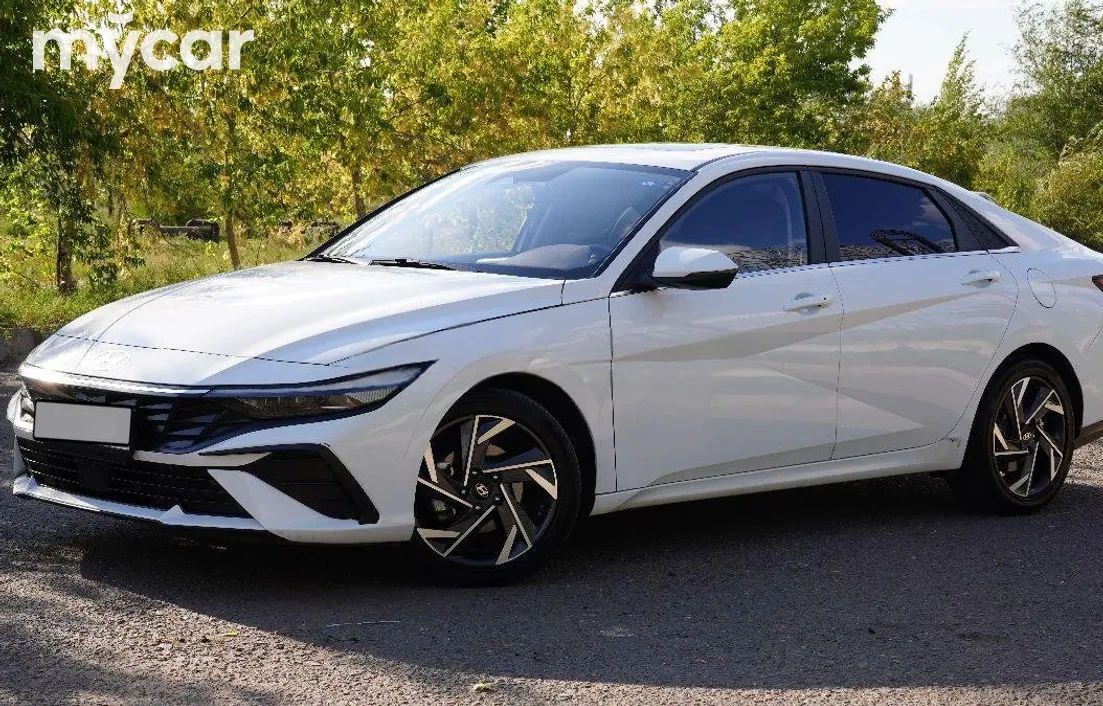 Hyundai Elantra 2024