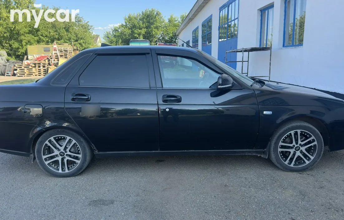 LADA Priora 2013