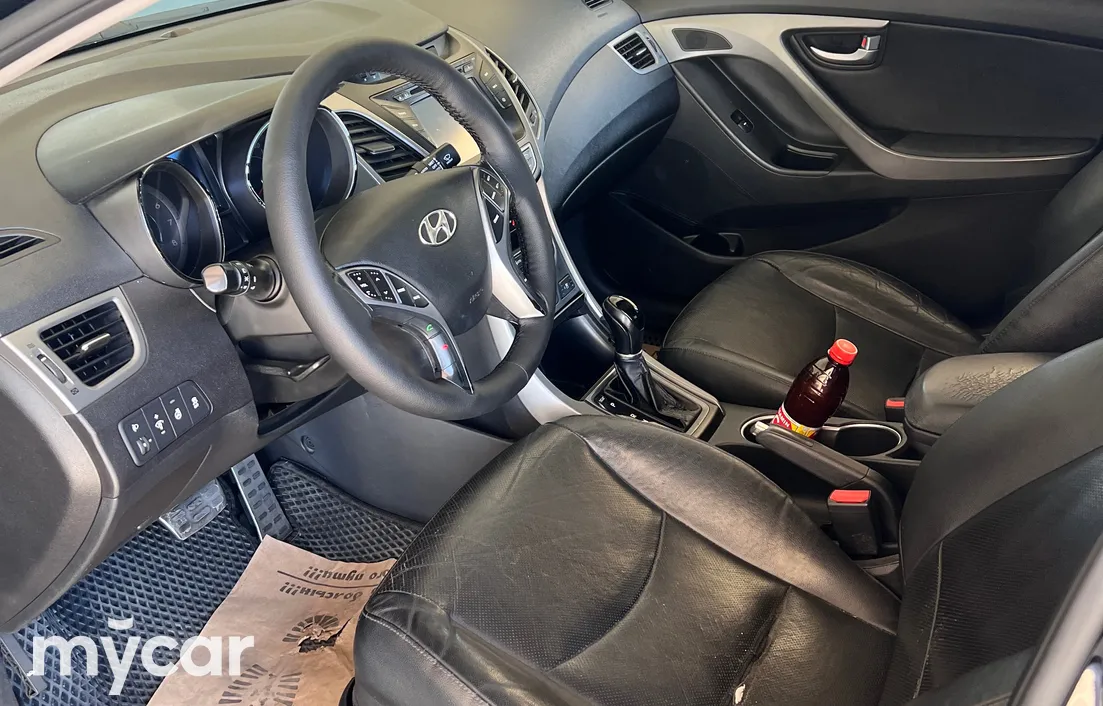 Hyundai Elantra 2015