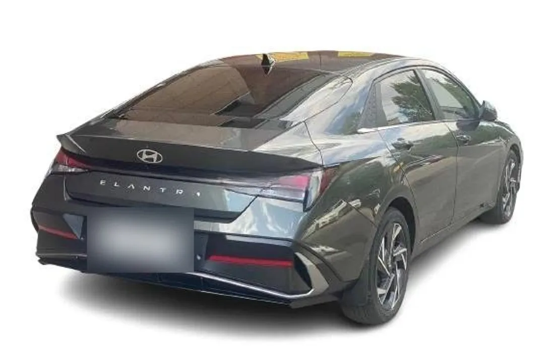 Hyundai Elantra 2024