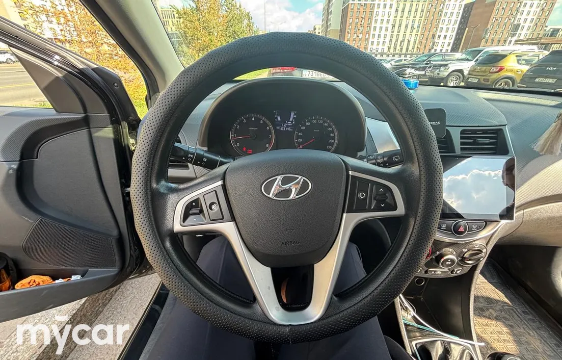 Hyundai Accent 2014