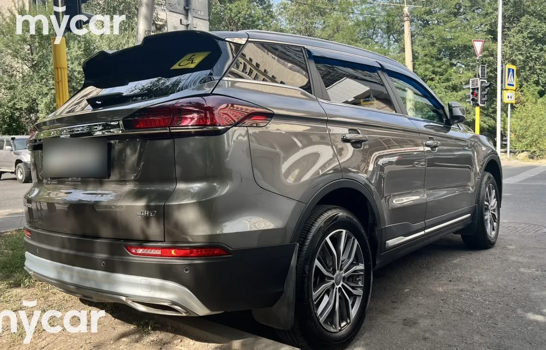 Geely Azkarra 2022