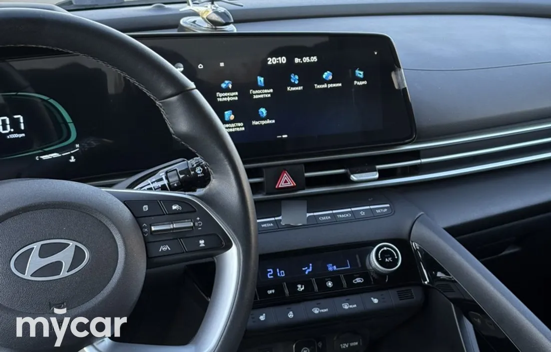 Hyundai Elantra 2024
