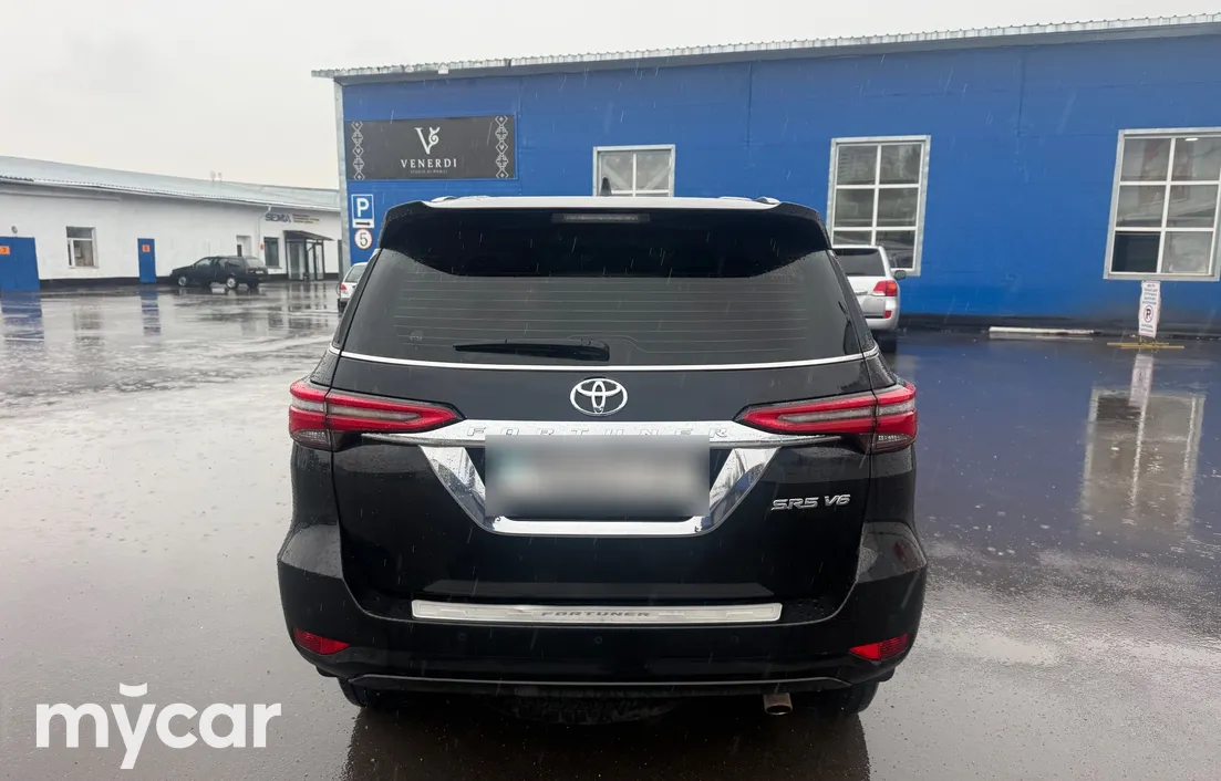 Toyota Fortuner 2022