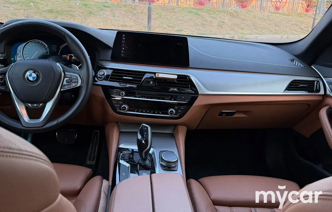 BMW 5 серия 2017