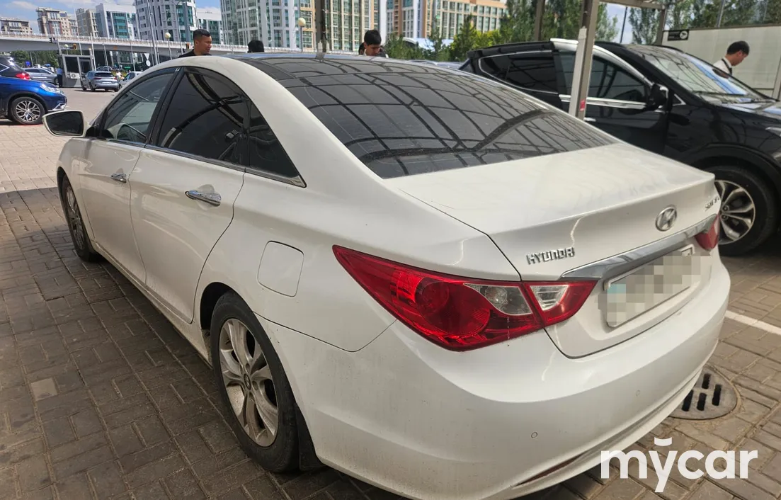 Hyundai Sonata 2012