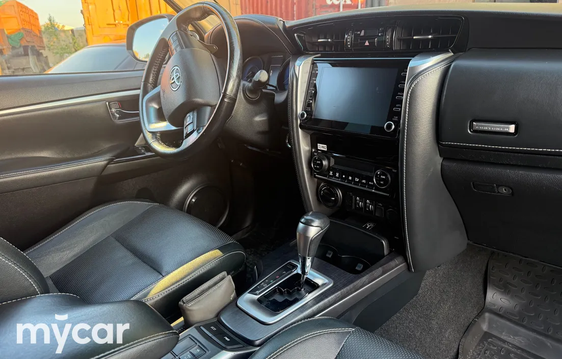 Toyota Fortuner 2022