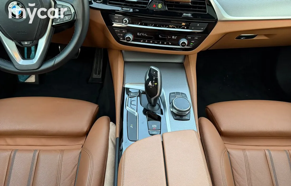 BMW 5 серия 2017