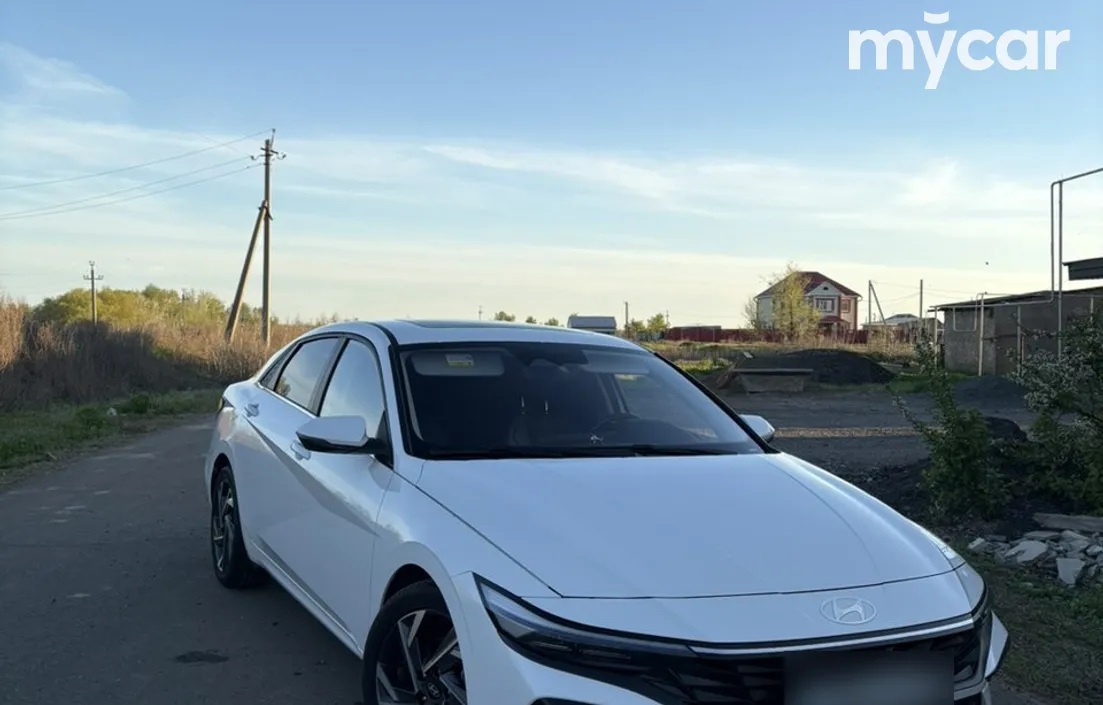 Hyundai Elantra 2024