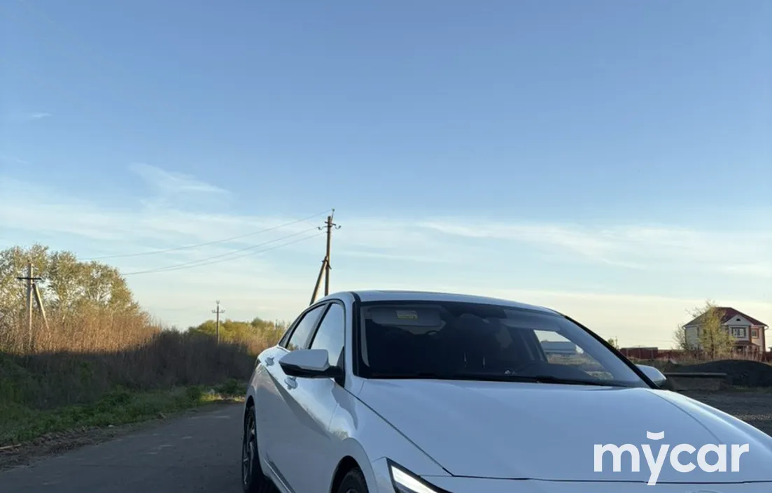 Hyundai Elantra 2024