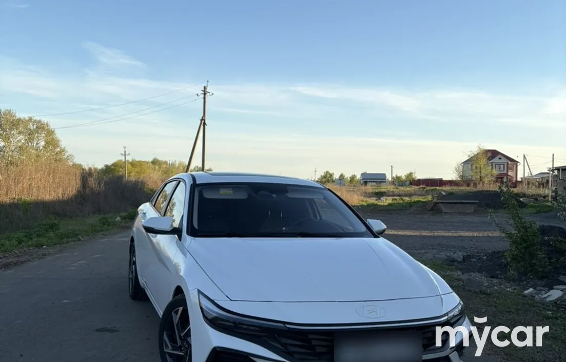 Hyundai Elantra 2024