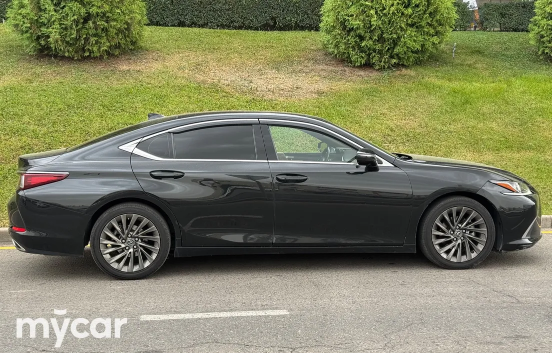 Lexus ES 2018