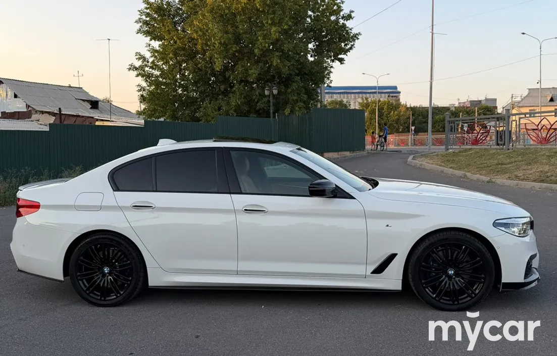 BMW 5 серия 2017