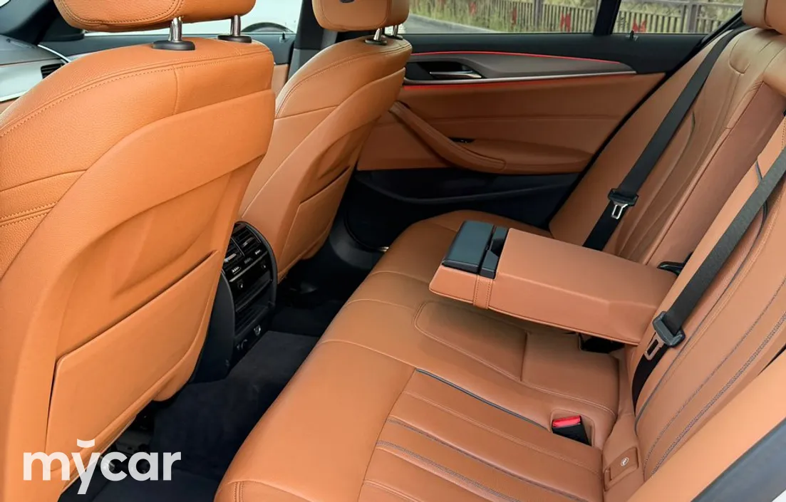 BMW 5 серия 2017