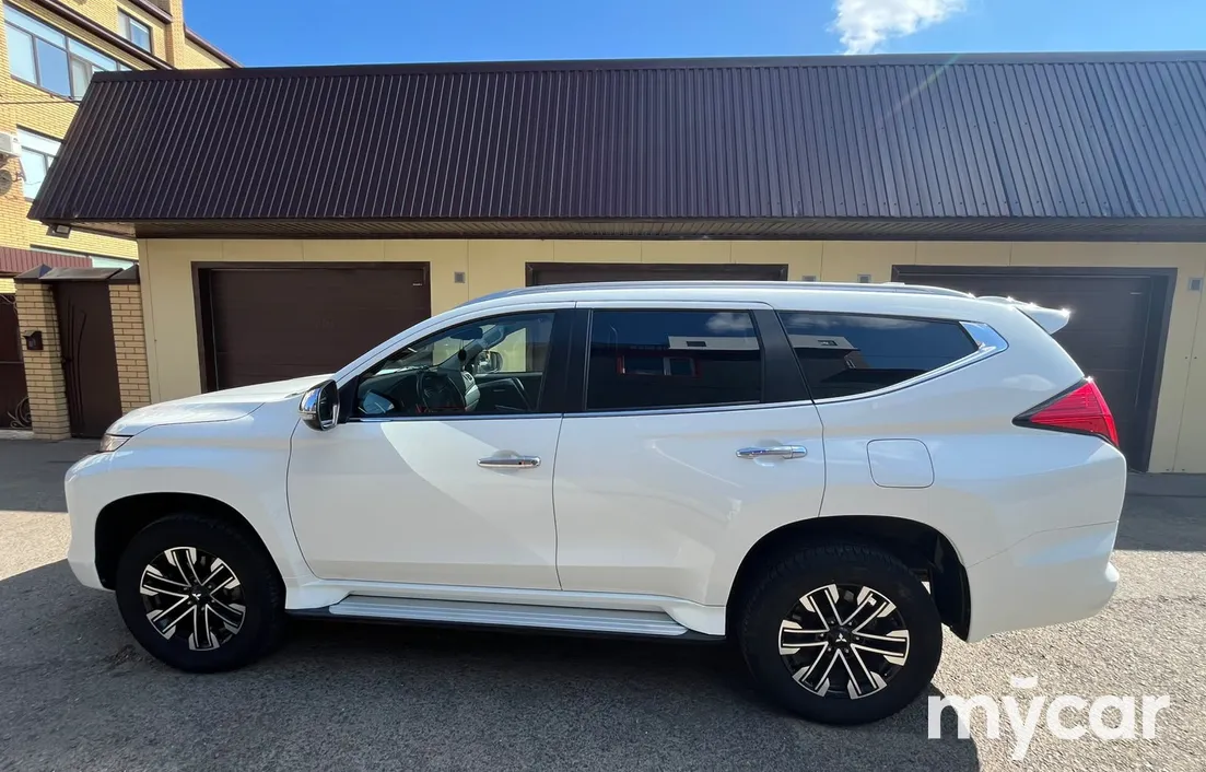 Mitsubishi Montero Sport 2023