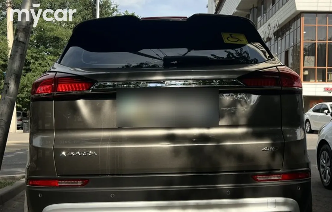 Geely Azkarra 2022
