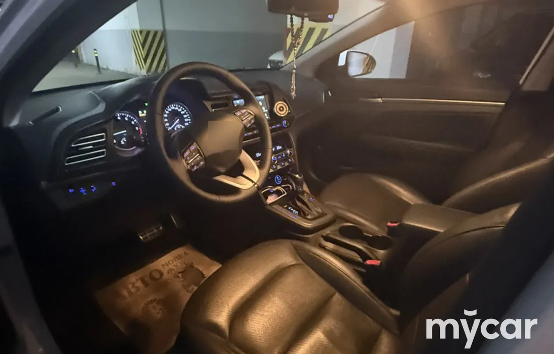 Hyundai Elantra 2019