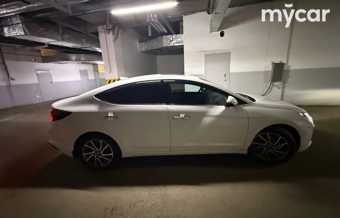 Hyundai Elantra 2019