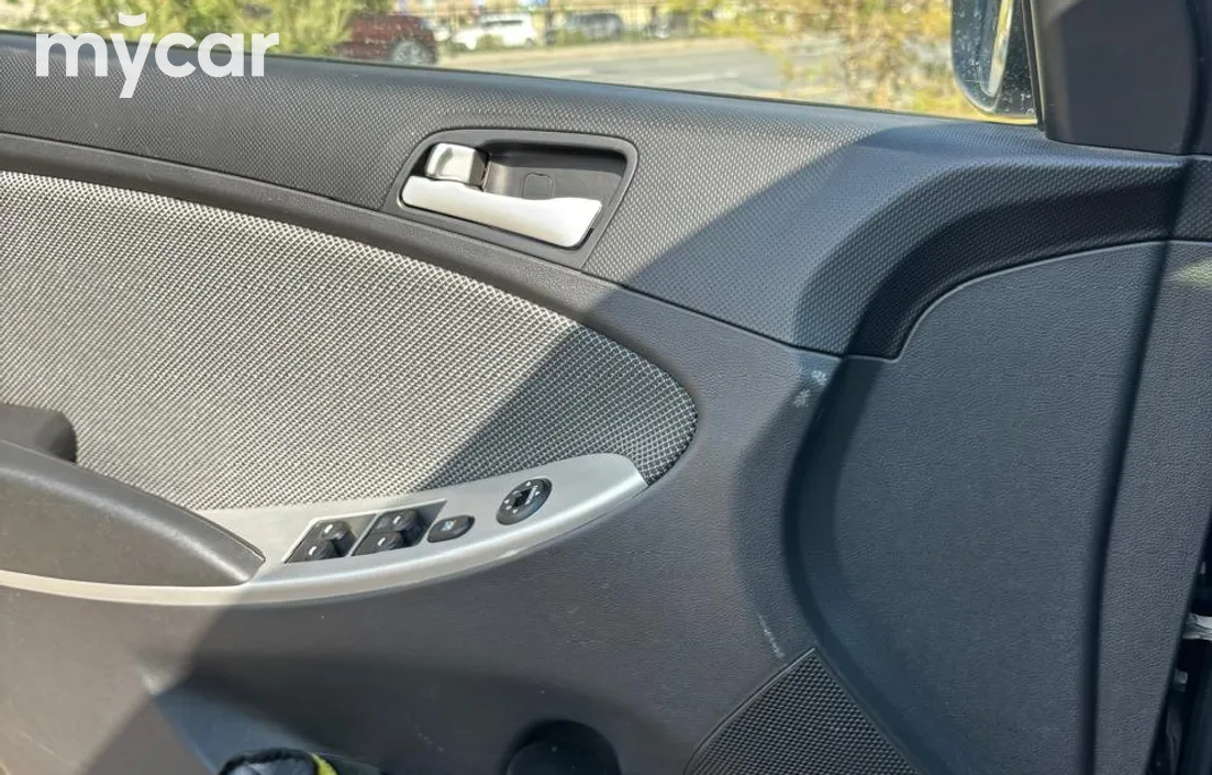 Hyundai Accent 2014