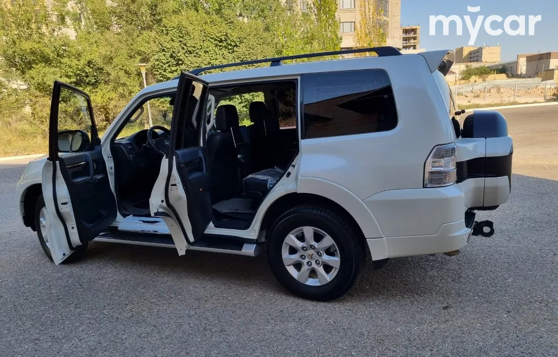Mitsubishi Pajero 2021