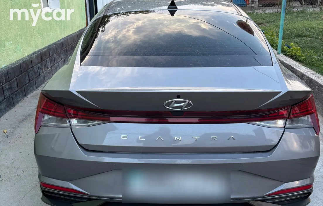 Hyundai Elantra 2021