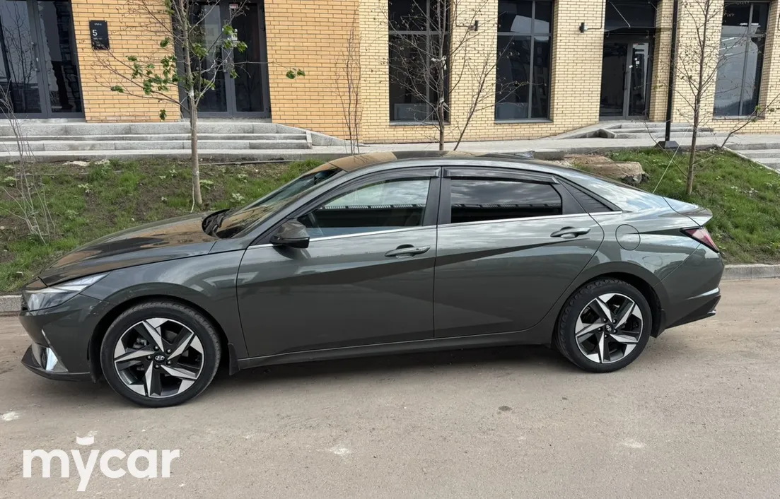 Hyundai Elantra 2021
