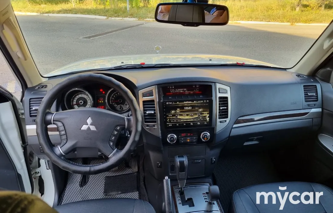 Mitsubishi Pajero 2021