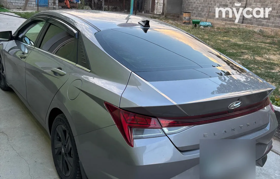 Hyundai Elantra 2021
