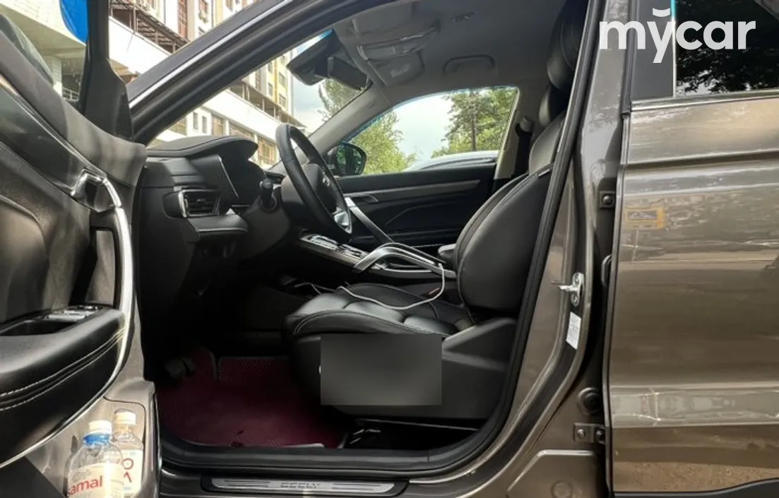Geely Azkarra 2022