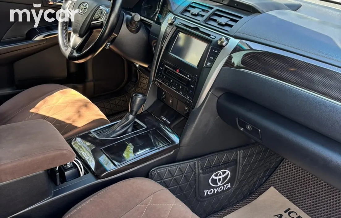 Toyota Camry 2016