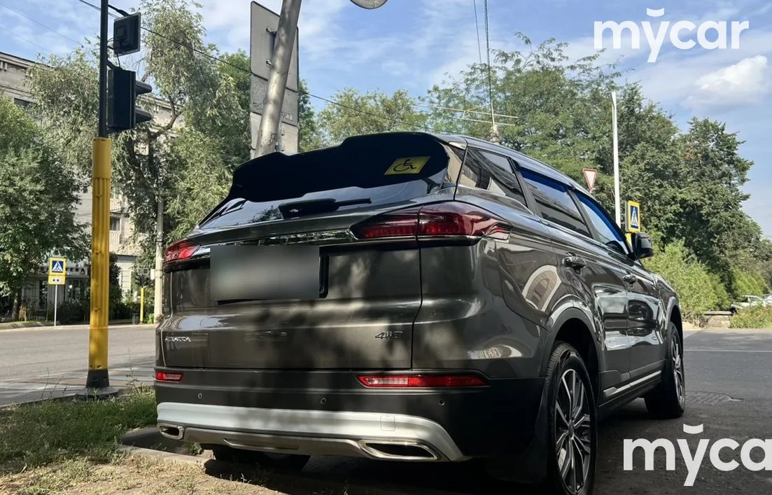 Geely Azkarra 2022