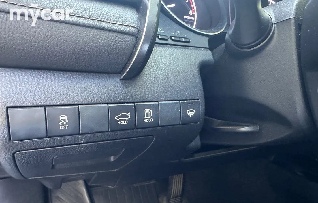 Toyota Camry 2019