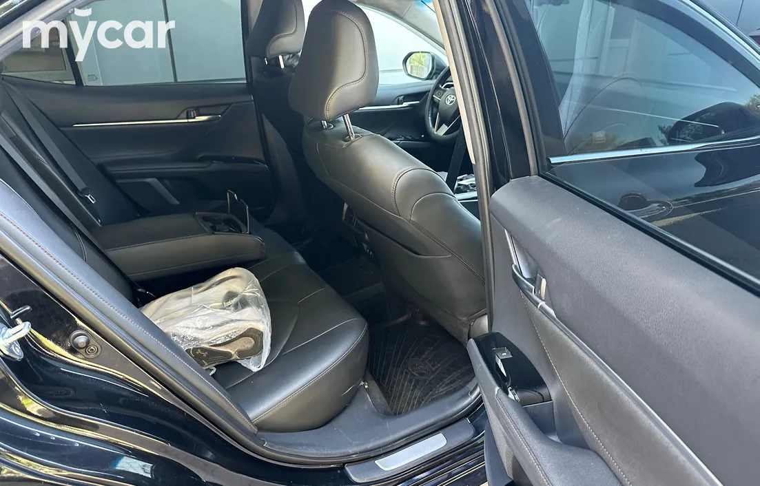 Toyota Camry 2019