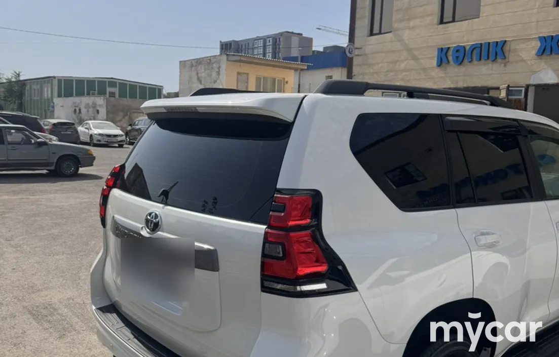 Toyota Land Cruiser Prado 2022