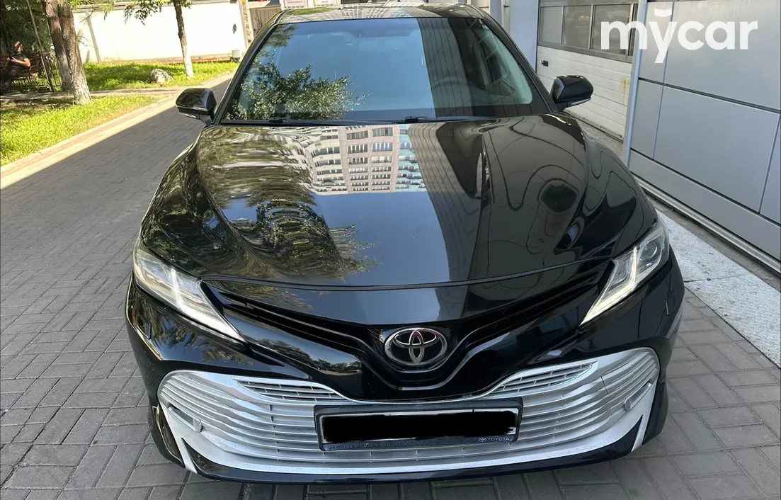 Toyota Camry 2019