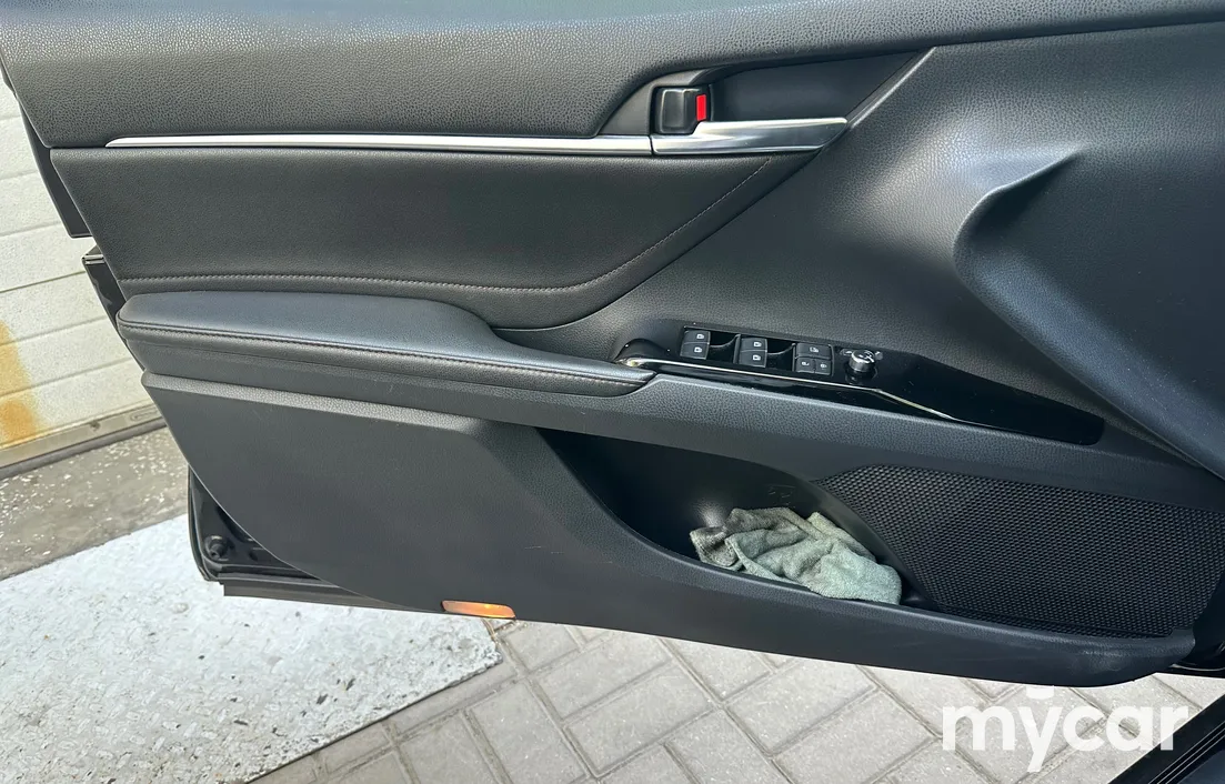 Toyota Camry 2019