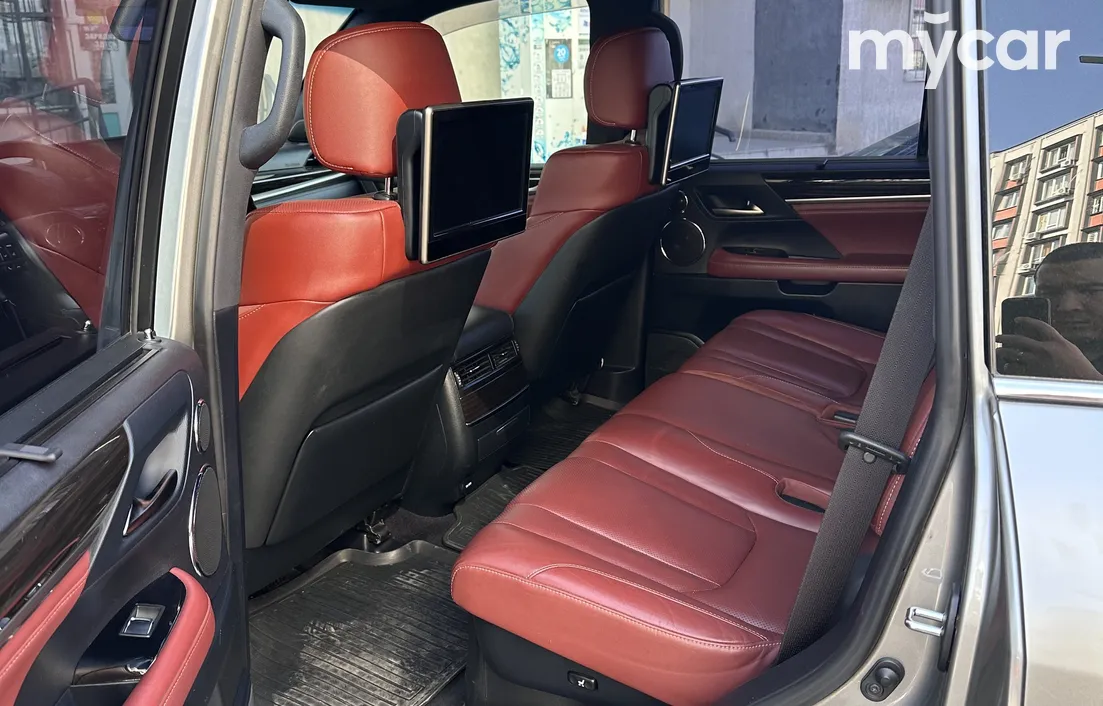 Lexus LX 2016