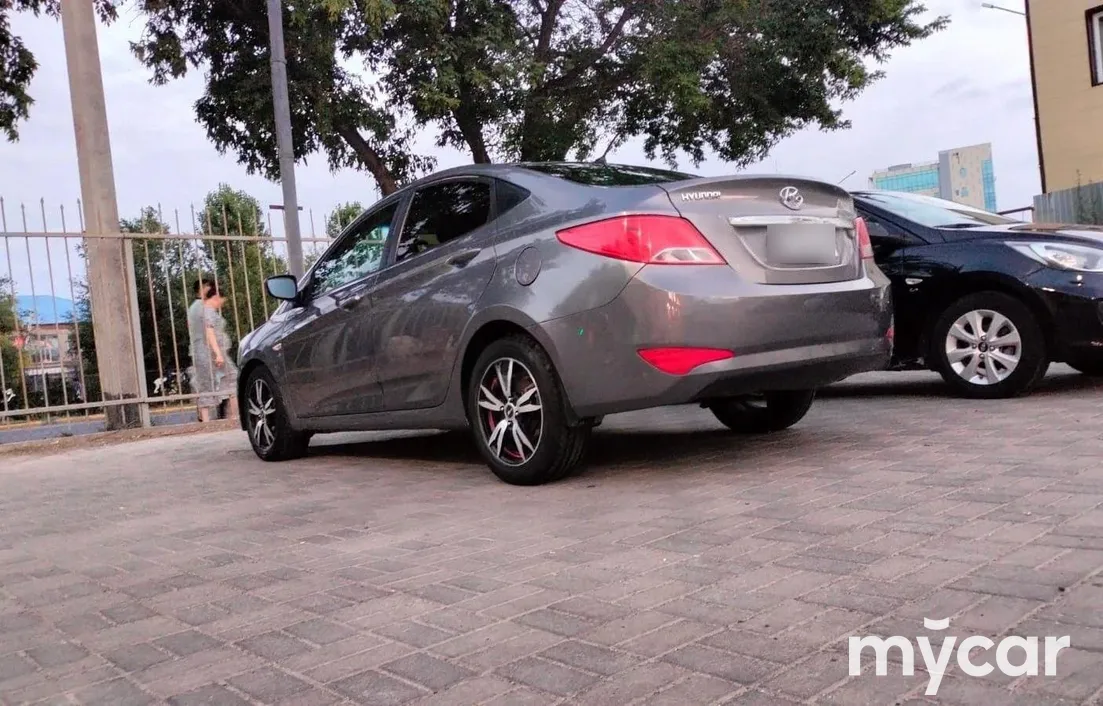 Hyundai Accent 2015