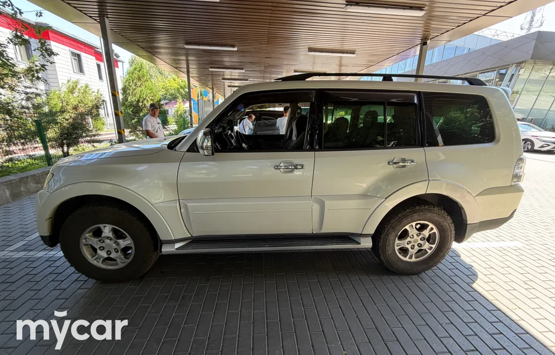 Mitsubishi Pajero 2007