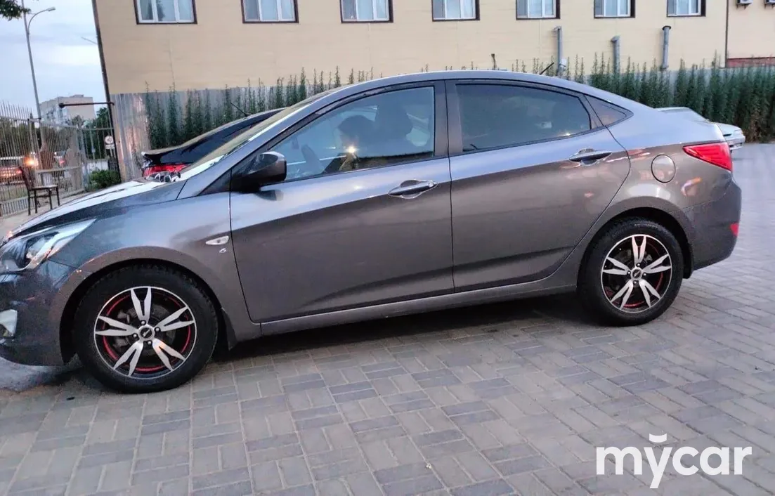 Hyundai Accent 2015