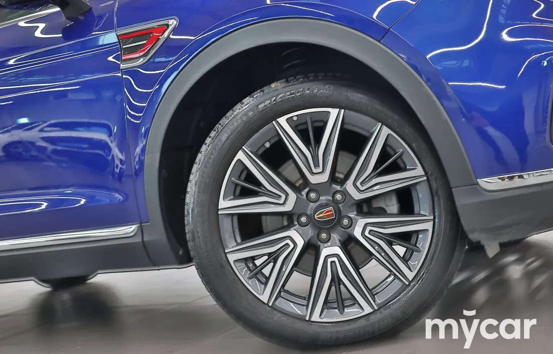 Hongqi HS5 2023